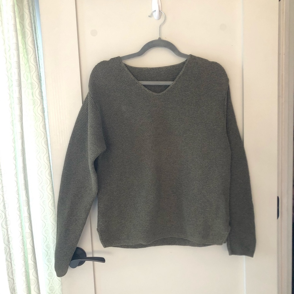 Like New Olive Green Orvis V Neck Sweater